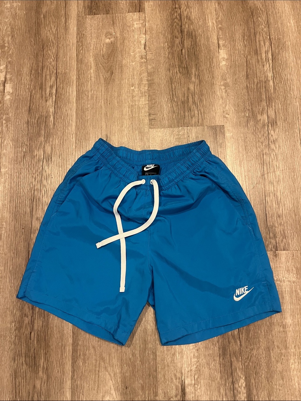 Nike Men’s woven bright shorts